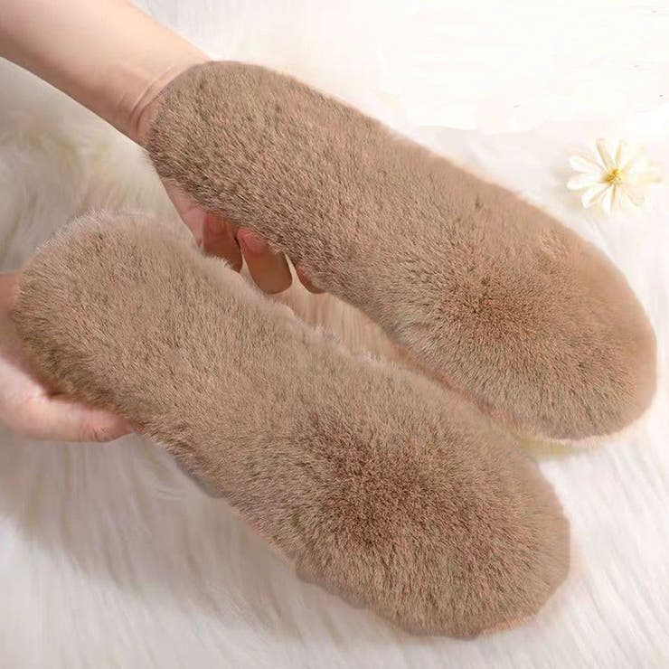 ベージュ