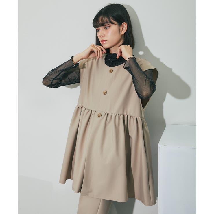 ベージュ