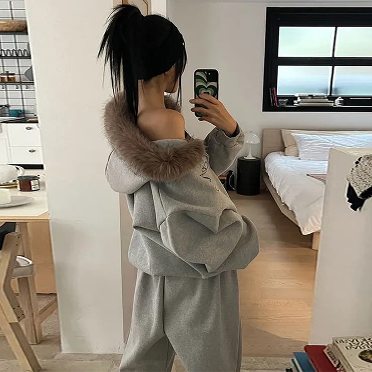 甘辛系ガールズ☆保温裏起毛！大きめファー付き英字ジップパーカーアウター | 17kg | 詳細画像2 