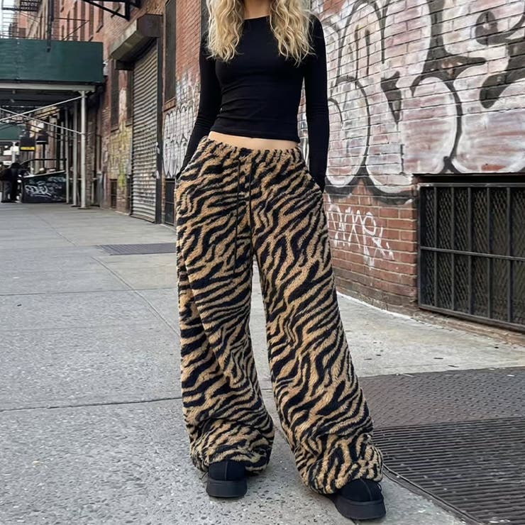 甘辛系ガールズ☆起毛 厚手 カーブシルエットタイガー柄 ボア ワイドパンツ | 17kg | 詳細画像1 