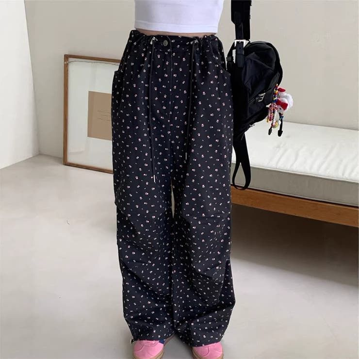 ブラック | ゆるカワコーデ☆ウエストゴム 小花柄 カジュアルパンツ | 17kg