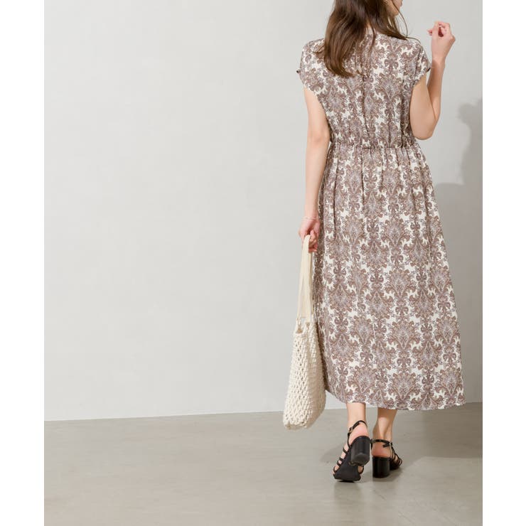 新品タグ付き✨️トッカ 総柄 フレンチスリーブ 上品ワンピース オケージョン 新品タグ付き✨️トッカ 総柄 フレンチスリーブ 上品ワンピース