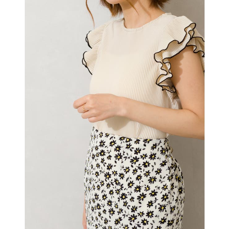 アイボリー | カットプリーツ袖フリルノースリーブ | SpRay