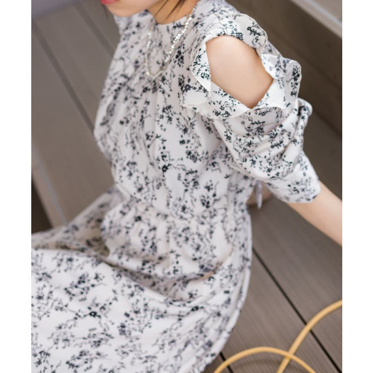 花柄2WAY肩あき5分袖ワンピース[品番：SPRW0009695]｜SpRay