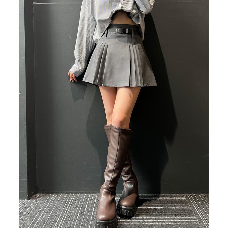 ♡新品タグ付き♡ FLARE WOMAN サイドベルトミニスカート ♡新品タグ付き♡ FLARE WOMAN サイドベルトミニスカート