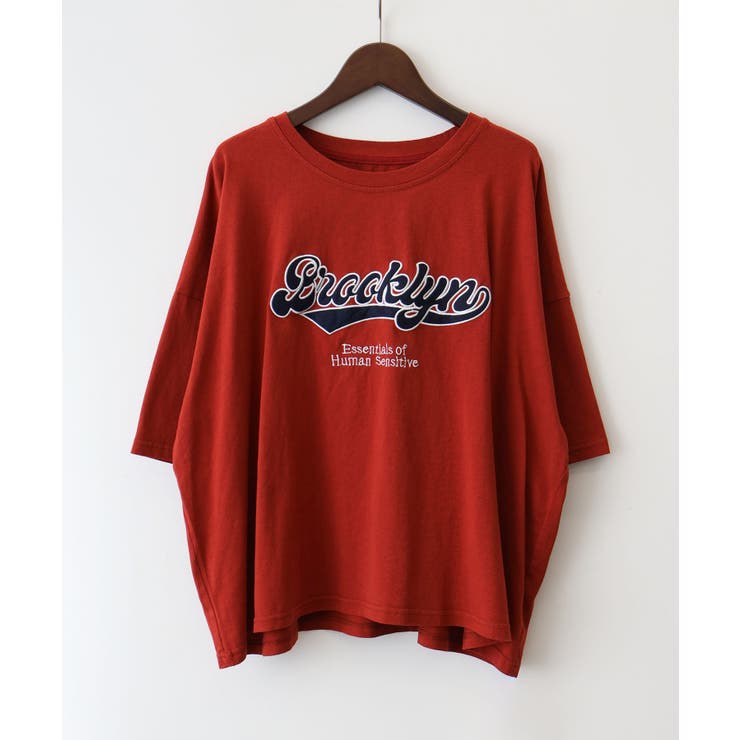 レッド | フェルトロゴBIG Tシャツ | SpRay