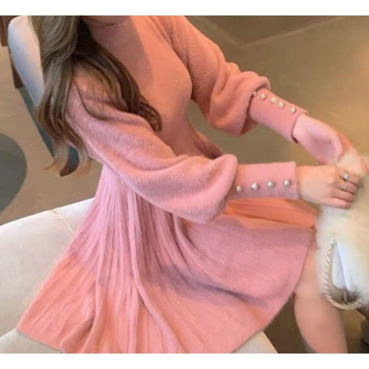 ピンク | 袖口パールボタン付きふわふわシャギーニットフレアワンピース | STRIP CABARET 