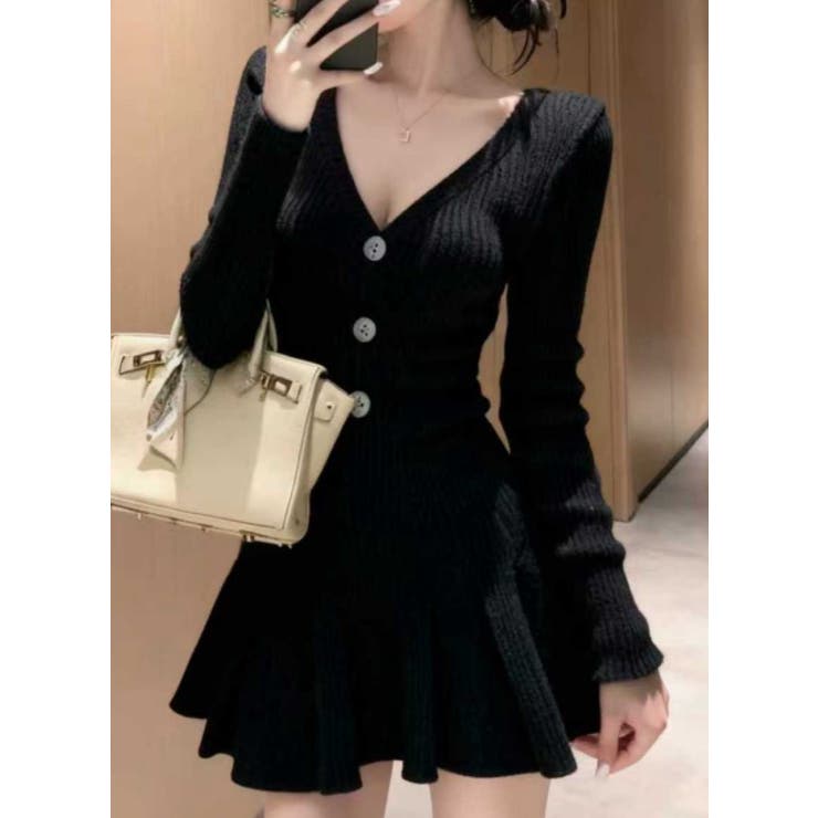 ブラック | フロントボタンVあきニットフレアワンピース | STRIP CABARET 