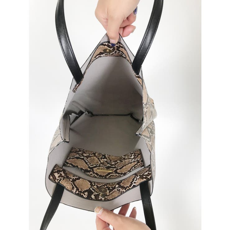 極美品✨　希少　KAPITALキャピタル ボディバッグ　パイソン柄　ベビ柄 極美品✨ 希少 KAPITALキャピタル ボディバッグ パイソン柄 ベビ柄
