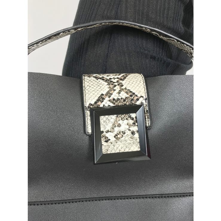 【美品】Anne Coquine パイソン柄ミニクロスウォッチ バングルセット 美品】Anne Coquine パイソン柄ミニクロスウォッチ バングルセット