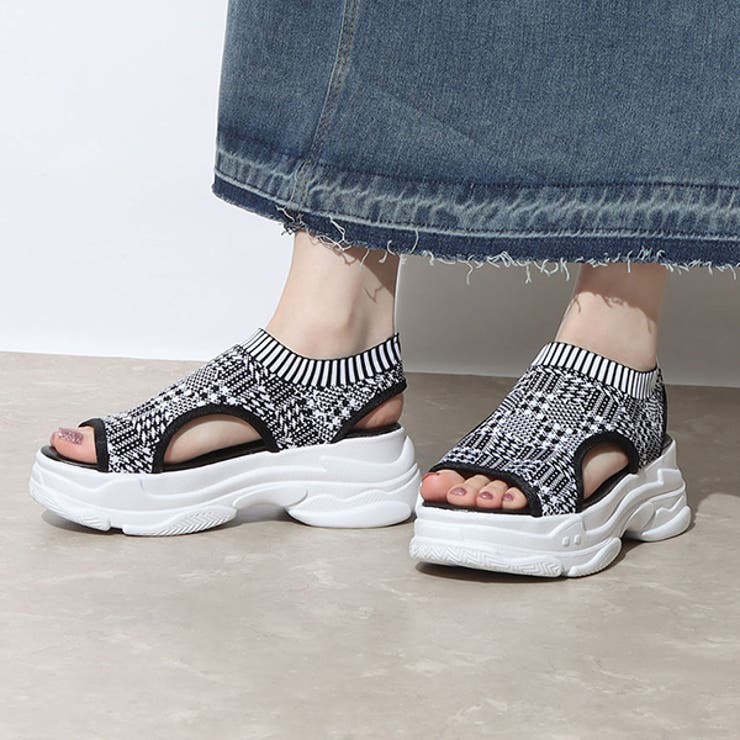 厚底オープントゥサンダルのイメージ