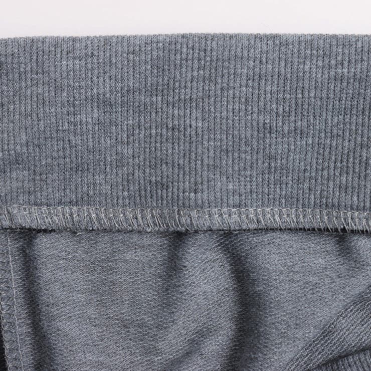 ミニ裏毛刺繍入りスエットパンツの素材接写