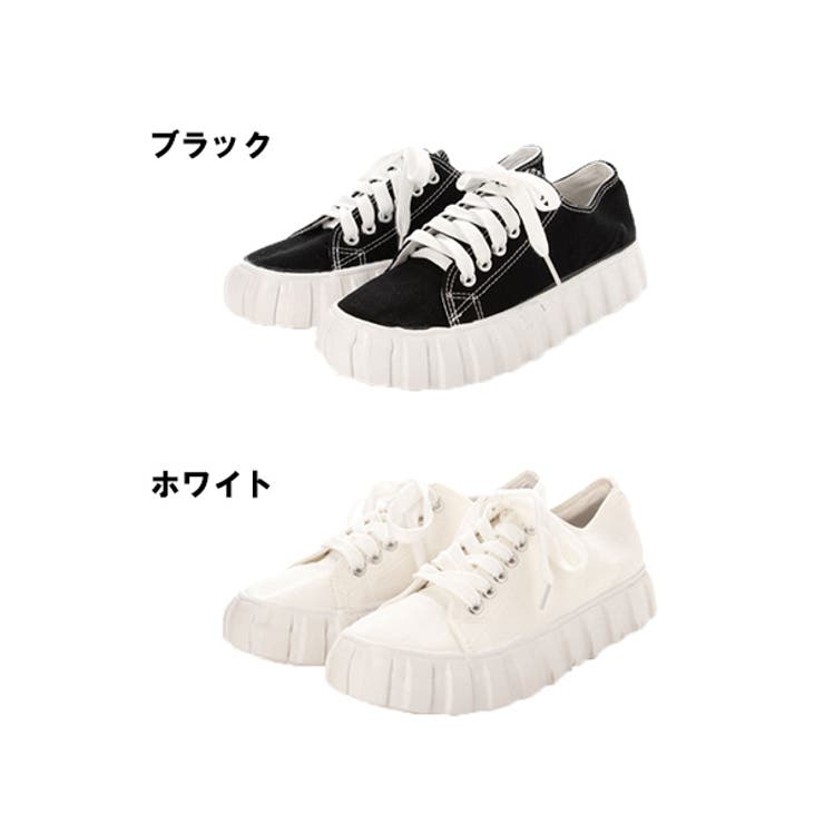 厚底ボリュームソールスニーカーのカラーバリエーション