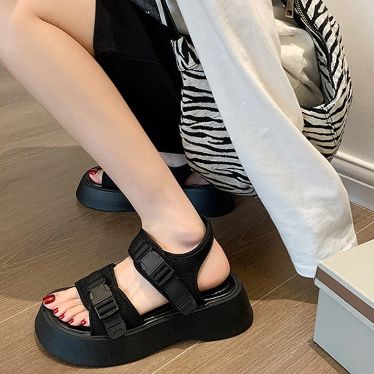 ダブルベルト厚底サンダルのイメージ
