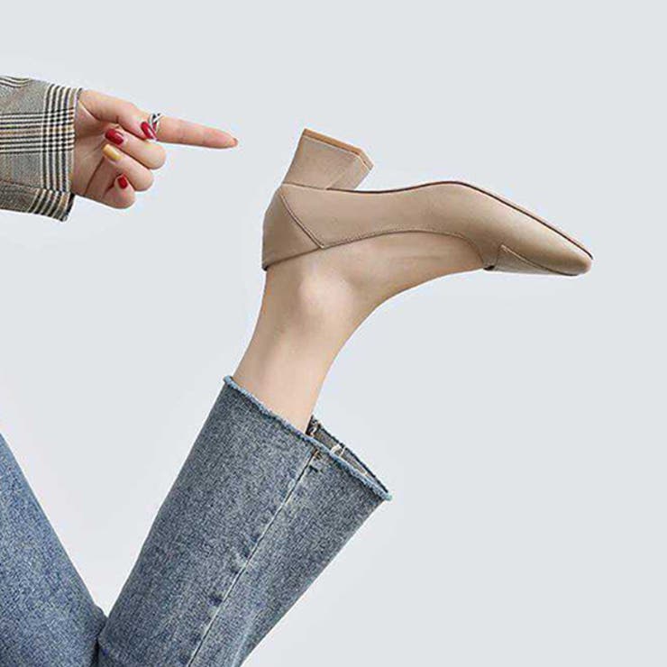 チャンキーヒールスクエアトゥパンプスのイメージ