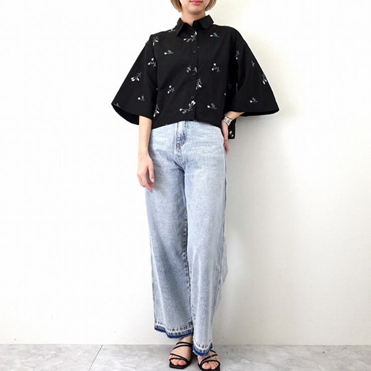 TNタフタ花柄刺繍ハーフスリーブブラウスのフロント