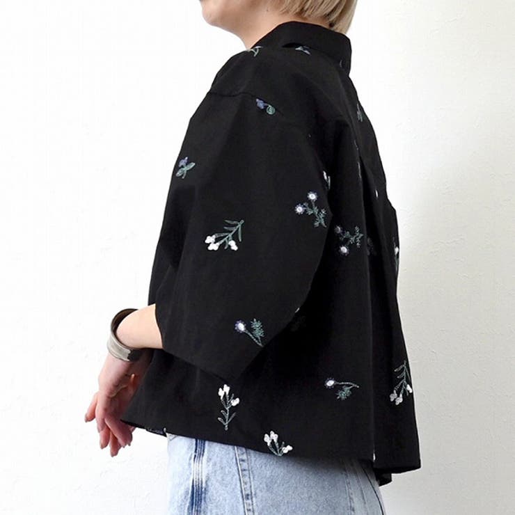 TNタフタ花柄刺繍ハーフスリーブブラウスのサイド
