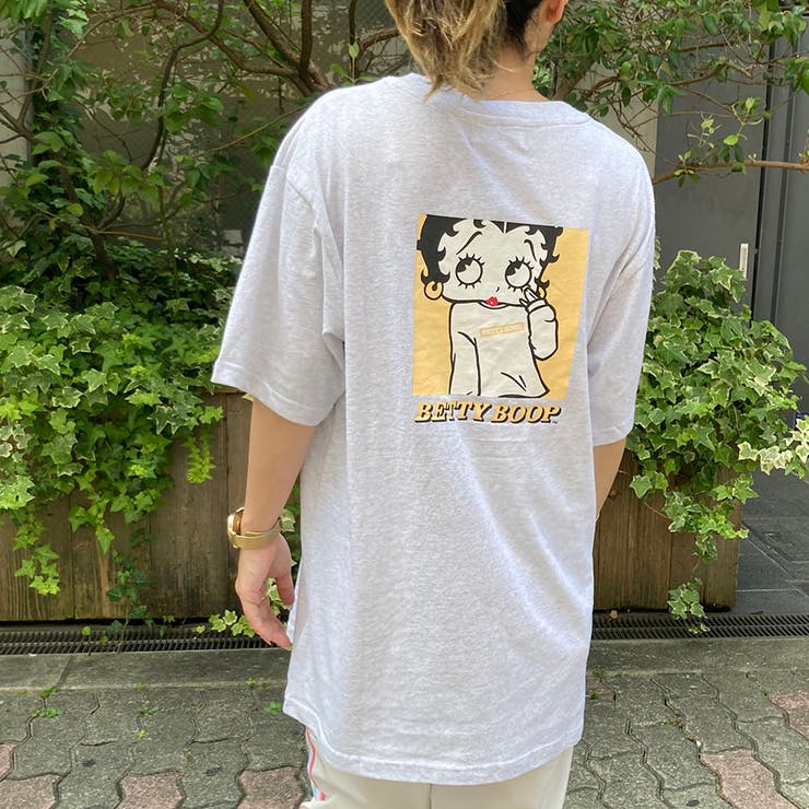 ★着画あり〼★　【Betty Boop◆ベティーちゃん】　良色総柄♪　半袖シャツ ☆着画あり〼☆ 【Betty Boop◇ベティーちゃん】 良色総柄