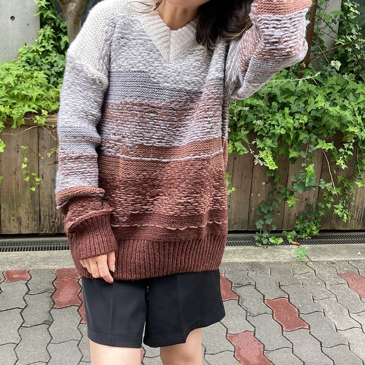 Vネックグラデーションニット[品番：TAXW0002389]｜TAXI （タクシー