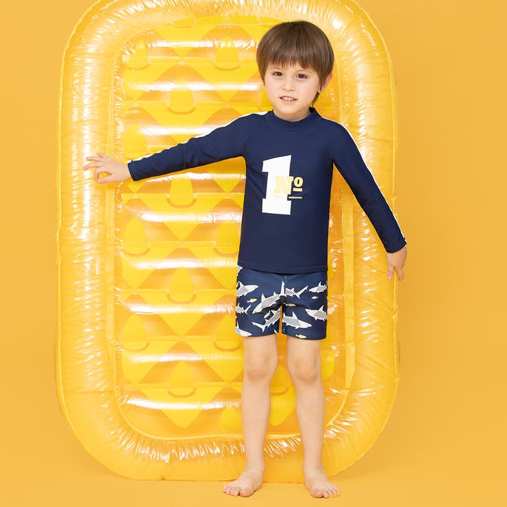 キッズ水着ジュニア男の子白ラッシュガードボトルネックセット上下長袖トップスハーフパンツスイムキャップ3点セット子どもベビー708090100110120130140セパレートウエスト紐調節可能裏地付紫外線対策プリントシャツ総柄サメミックスマッチ
