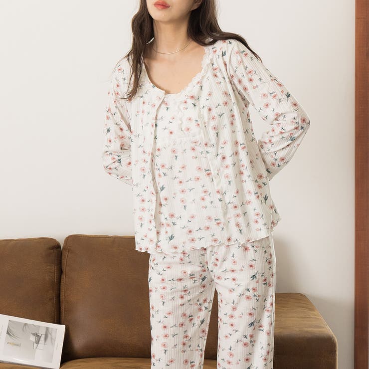 【クーポンの利用で半額以下】ルームウェアレディース春夏秋おしゃれかわいい長袖トップスキャミソールパンツ上下セット3点セット花柄襟レースゆったり薄手部屋着パジャマリラックスウェア前開きフロントボタンラインストーンパッド付き入れ替え