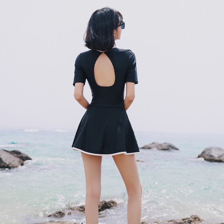 フィットネス水着レディースセパレート体型カバー水着ママ水着大きいサイズ3L4L5L6Lかわいい女性用レイヤード風ショートパンツ水泳帽ラッシュガード3点上下セット無地パッド付小胸盛れる黒ボタニカルオトナ女子ママ水着ぽっちゃり露出控えめ