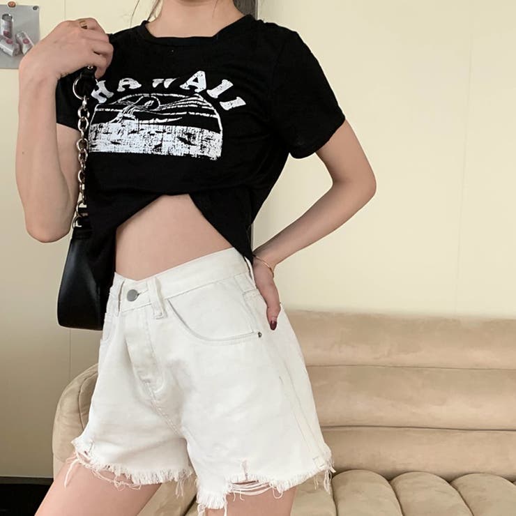 d.i.a.♡新品 デニムショートパンツ サイドカッティングデニムショートパンツ（デニムパンツ