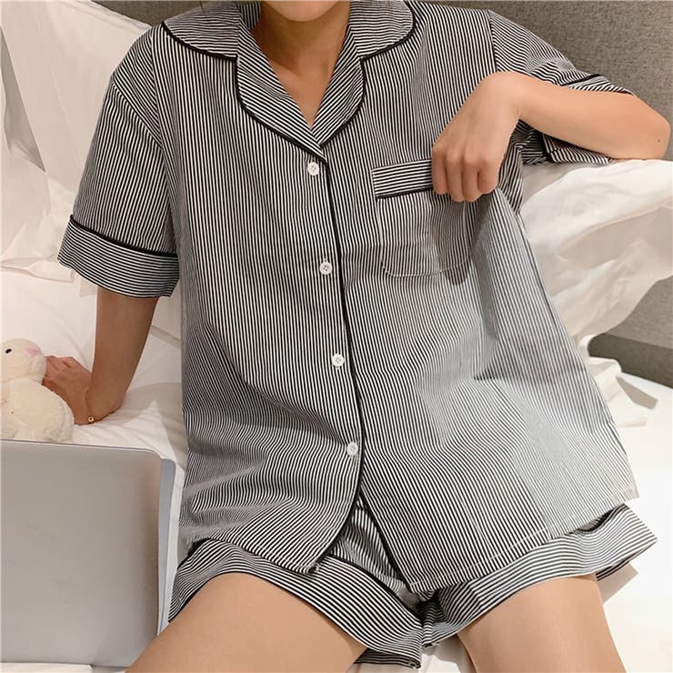 ルームウェアレディース夏半袖トップスパンツショーパン2点セットかわいいおしゃれパジャマ部屋着寝巻きゆったりリラックスカジュアルシンプル黒ストライプ薄手ポケット付きウエストゴム前開きフロントボタンオープンカラーギフトプレゼント