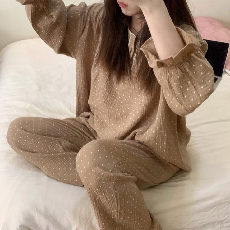 【クーポンの利用で半額以下】ルームウェアレディース春秋おしゃれかわいい長袖トップスパンツ上下セットセットアップ2点セットゆったり部屋着パジャマリラックスウェアヘンリーネックリップル生地凹凸ドット柄キャンディスリーブウエストゴムレトロ