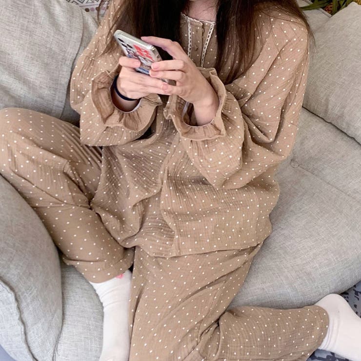 【クーポンの利用で半額以下】ルームウェアレディース春秋おしゃれかわいい長袖トップスパンツ上下セットセットアップ2点セットゆったり部屋着パジャマリラックスウェアヘンリーネックリップル生地凹凸ドット柄キャンディスリーブウエストゴムレトロ