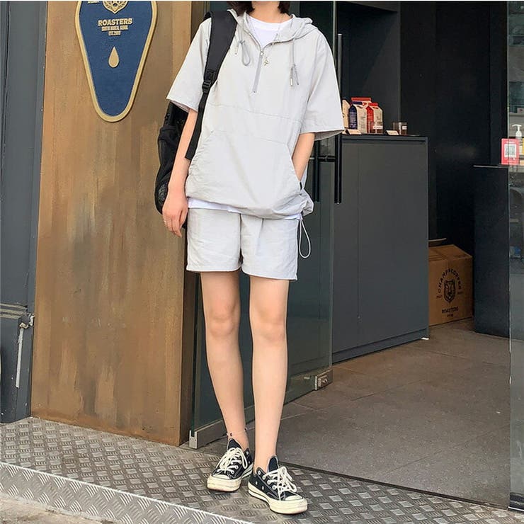【クーポンの利用で半額以下】アノラックパーカーレディースセットアップ半袖ショートパンツ2点セットハーフジップ夏おしゃれかわいい白黒無地オーバーサイズトレンドフード付きシンプルカジュアルストリートスポーティーポケットウエストゴムひも