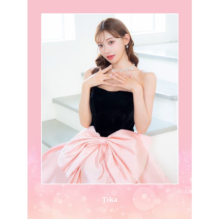 黒リボンが映える艶やかなストラップレスピンクドレス Aラインビッグリボンウエストマークベアロングドレス イベントドレス