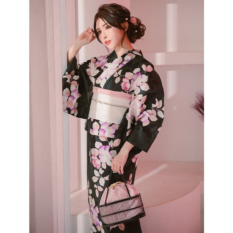 極美品　お花たっぷりカゴバッグ　本革ハンドル　巾着　ライムグリーン　パープル ハーフムーン型ラタン素材巾着かごバッグ 浴衣小物 ハンドバッグ