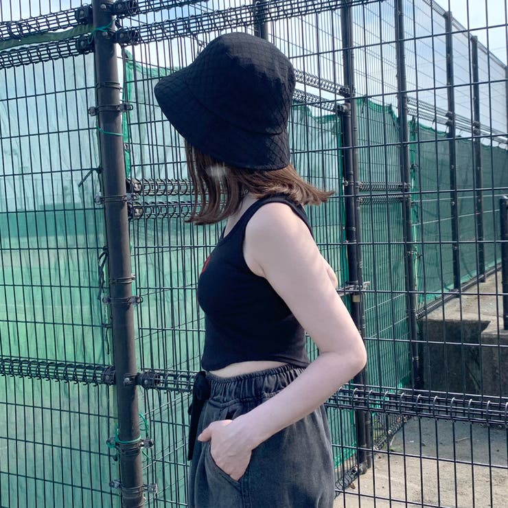 シシクイ　タンクトップ　holed north / BLACK holed topp / BLACK – SHISHIKUI