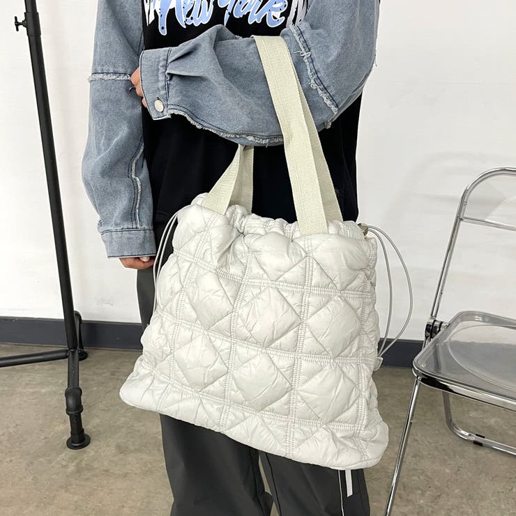 UGG パフ キルティング トートバッグ メンズ レディース UGG パフ キルティング トートバッグ メンズ レディース ユニ