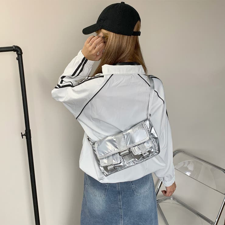 極美品✨y2k シュプリーム スリングバッグ ナイロン ブラック ダブルジップ UNISEX】ダブルポケットスリングバッグ（ショルダーバッグ）｜WHIMSIC