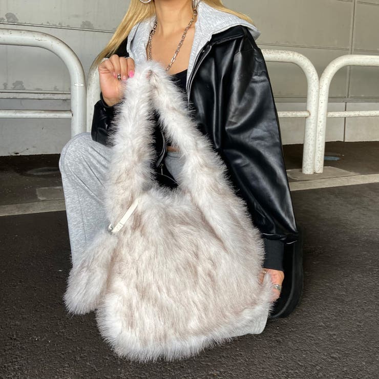 アイボリー | フェイクファーポーチ付きバッグ | non-hedge 