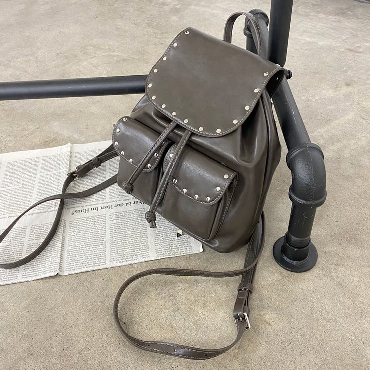 チャコール | スタッズ合成皮革リュックサック | non-hedge 