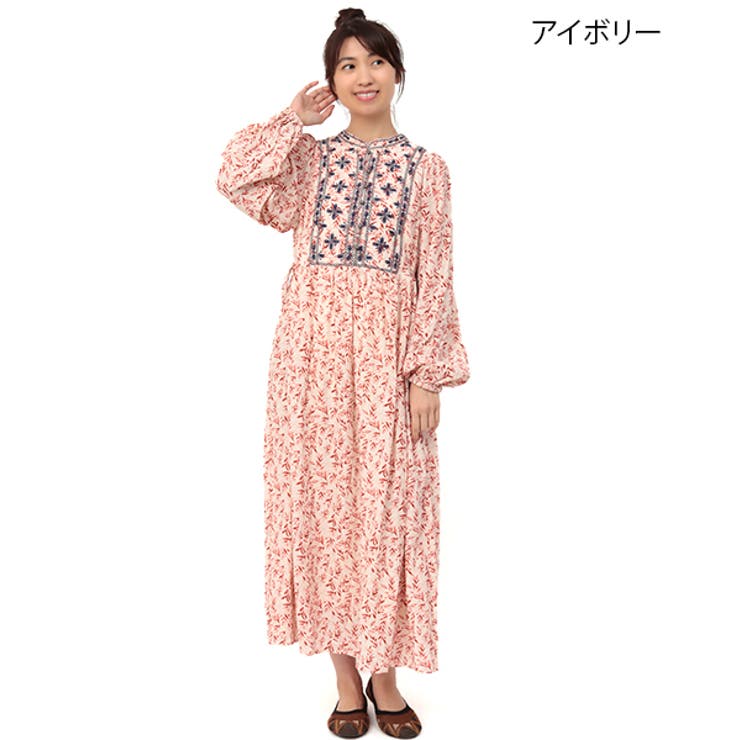 極美品✨TITICACAチチカカ✨リーフプリントバロチ風ワンピースロング✨刺繍黒 極美品✨TITICACAチチカカ✨リーフプリントバロチ風ワンピース