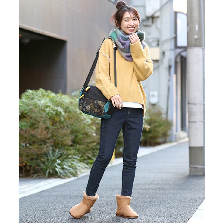 Urban Outfitters☆ 貝殻シェル刺繍・キャンバス・ダッグバッグ KATOKOA x JASMINE FULFORD mamoru Do small things with great