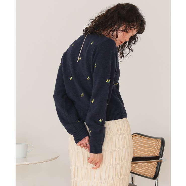 アルパカタッチフラワー刺繍カーディガン | titivate | 詳細画像24 