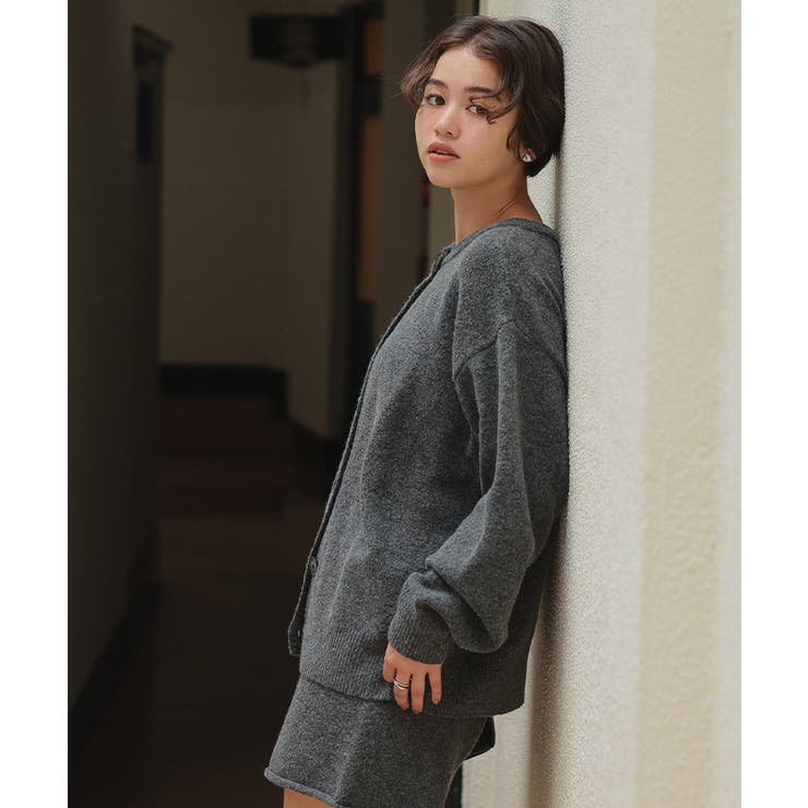 【M・黒】OVY - クルーネックニットカーディガン M・黒】OVY - クルーネックニットカーディガン