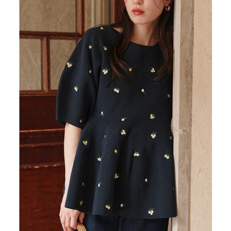 フラワー刺繍ペプラムニットトップス | titivate | 詳細画像4 