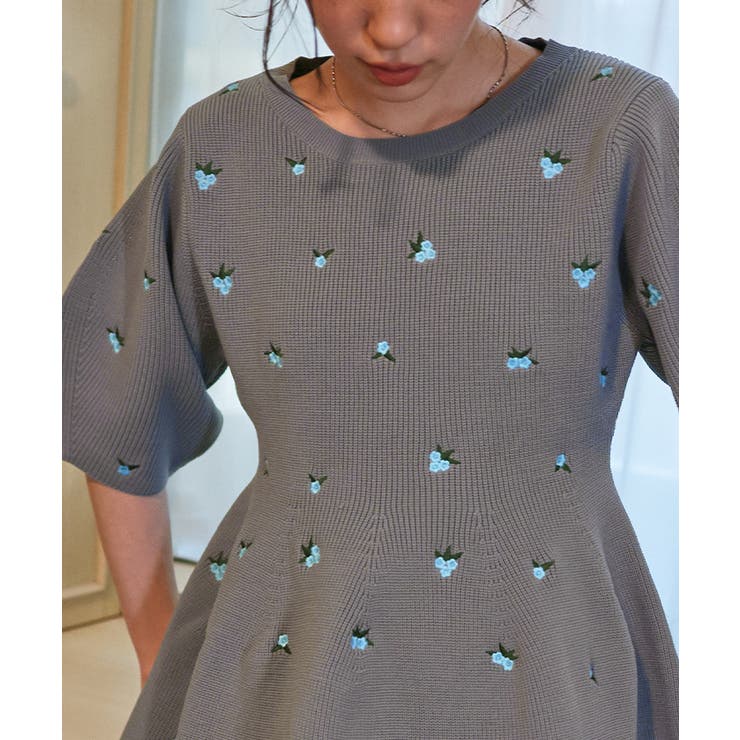 フラワー刺繍ペプラムニットトップス | titivate | 詳細画像6 