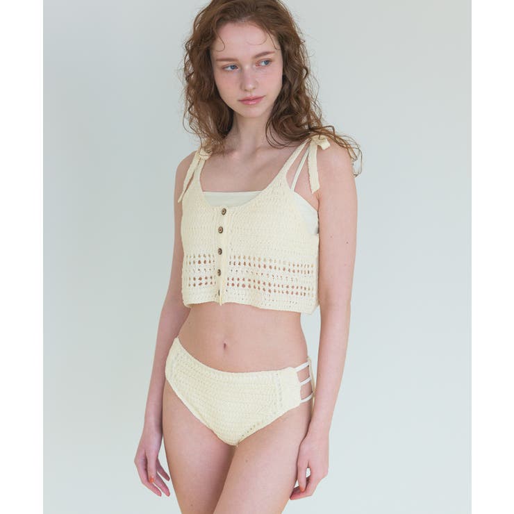 夏のサマーニット素材。インにキャミを。水着の上にもホテルプールなどでも映えます。 夏のサマーニット素材。インにキャミを。水着の上にもホテルプールなど