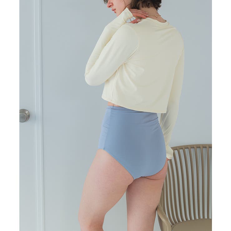 3点セット ショートパンツ×カップ付長袖ビキニ 水着[品番