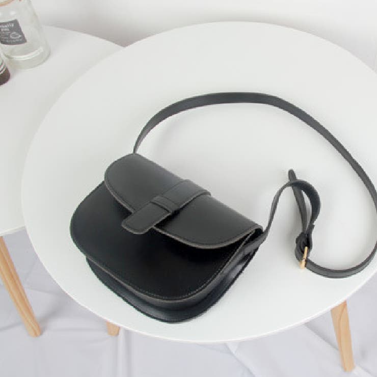 Black | ハーフムーンフェイクレザーショルダーバッグ レディース 鞄 |  TOKOHANA