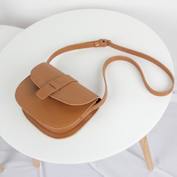 Camel | ハーフムーンフェイクレザーショルダーバッグ レディース 鞄 |  TOKOHANA
