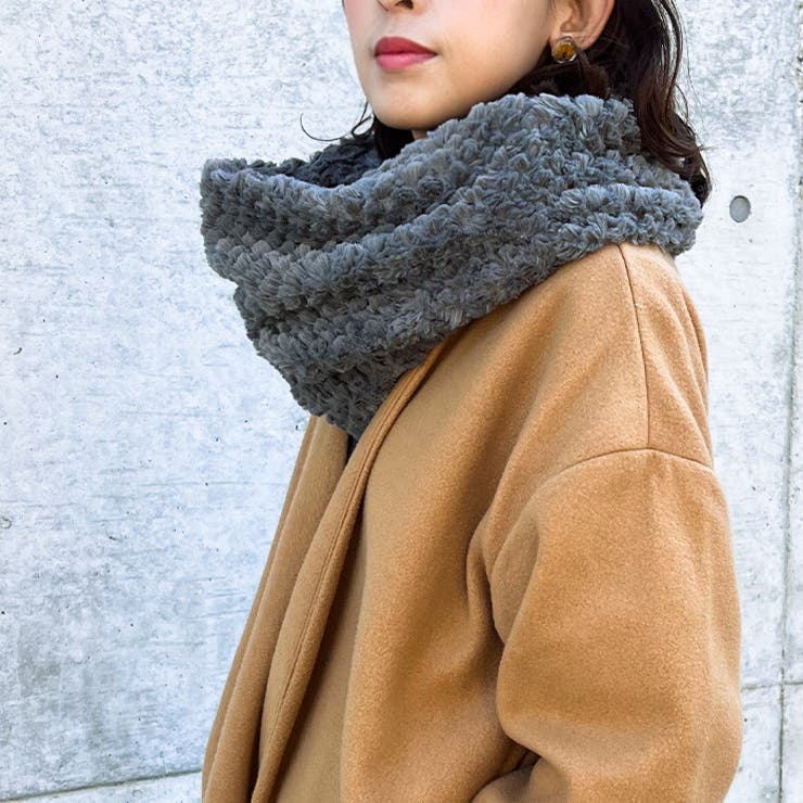 モモンガ様【新品】Gushlow＆Cole ムートンファー×ニット スヌード GUSHLOW&COLE ファー付きニット スヌード - メルカリ