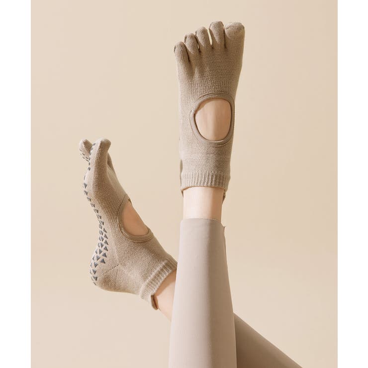 グレイッシュベージュ | ヨガ ピラティス ソックス 靴下 5本指 アンクレット yoga | OSYAREVO